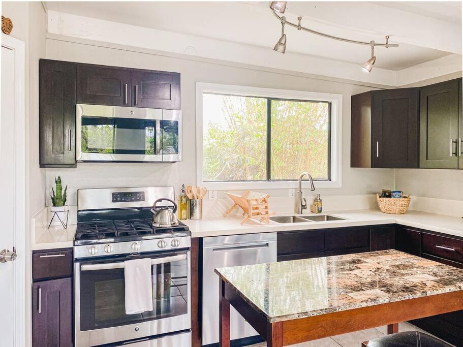 Monstera Bungalow, Spacious, King Bed, Big Kitchen 키아우 외부 사진